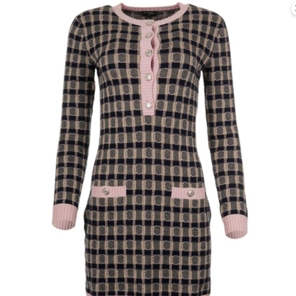 CHANEL CASHMERE PLAID POLKA DOT 2021 Autumn Rhinestone Buttons Logo 40 - Picture 1 of 16